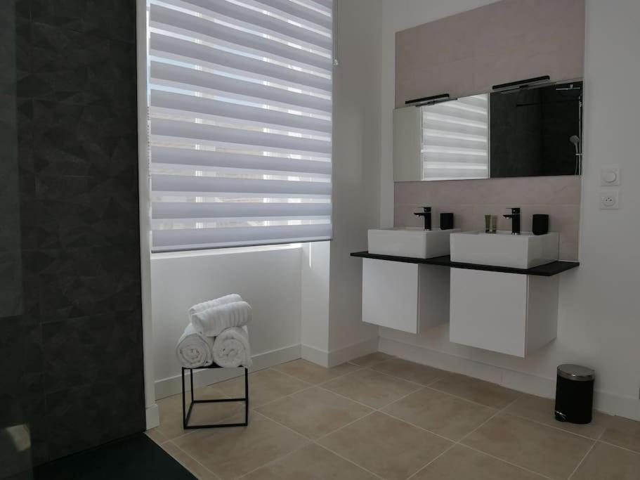 Clos De La Providence, Gite, Piscine Et Spa 3 Chambres Nolay  ภายนอก รูปภาพ